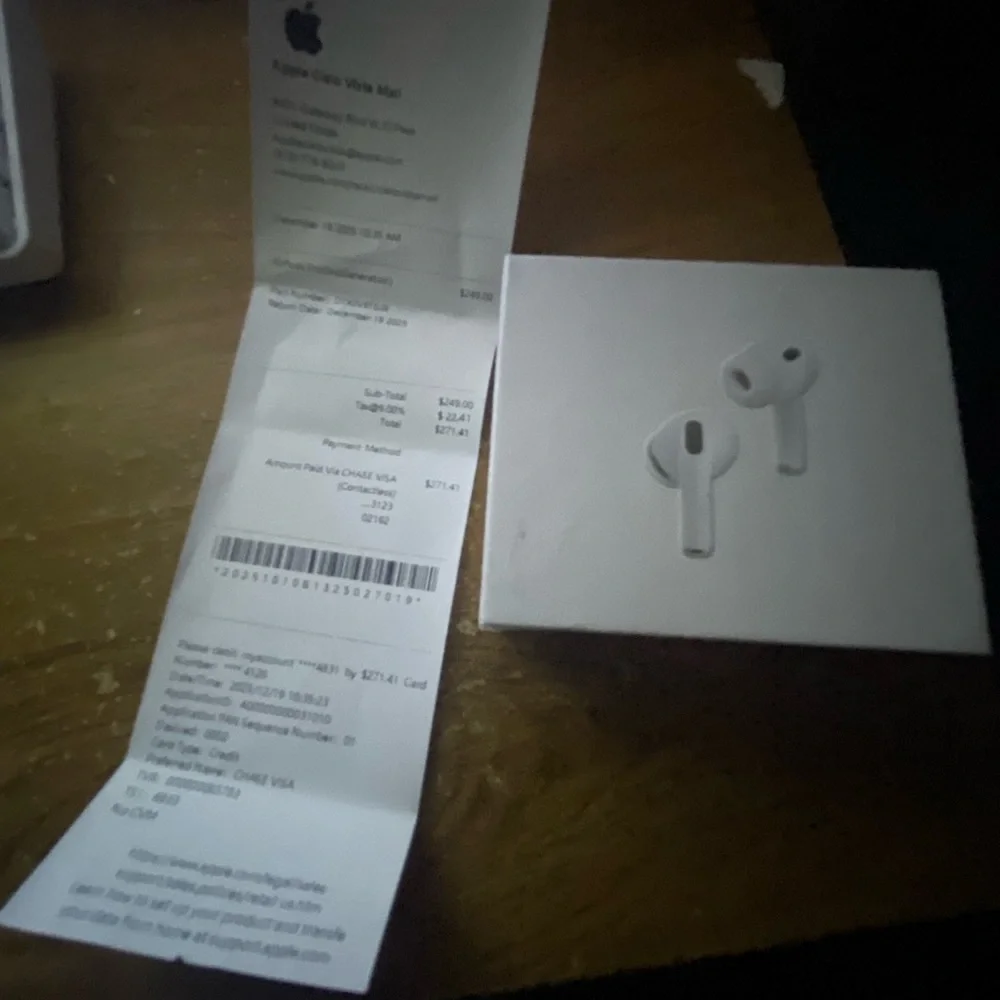 Apple White Wireless Earbuds with Charging Case - True Wireless Stereo